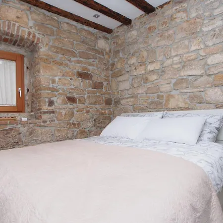 4* Ester Apartment *