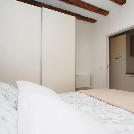 4* Ester Apartment *