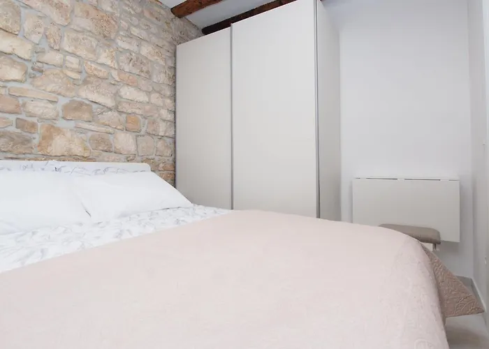 4* Ester Διαμέρισμα Ρόβινι