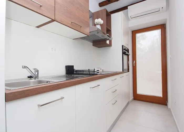 4* Ester Διαμέρισμα Ρόβινι