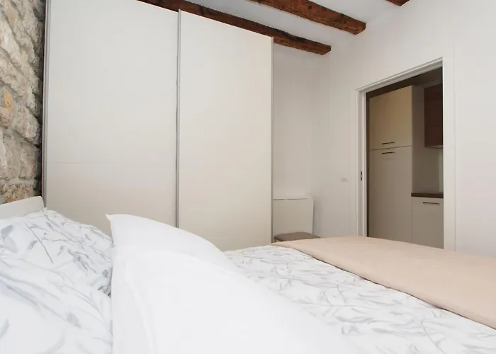 4* Ester Apartment *